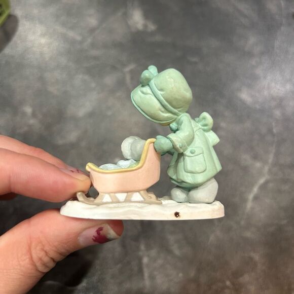 1989-1991 Precious Moments Mini Plastic Collectible Figurines Bundle of 8 - Picture 9 of 10